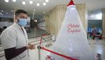 Tahu Nggak, Ada Pohon Natal dari Botol Vaksin COVID-19 di Rumania