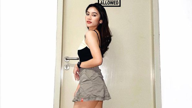 Sarah Tuffahati masih pikir-pikir untuk akting ciuman.