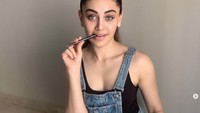 Kini sudah 9 tahun lamanya Shefali tak pernah kejang-kejang lagi dan ia pun sudah menemukan celah untuk mengatasinya yakni dengan melakukan yang disuka seperti menggambar. Dok. Instagram