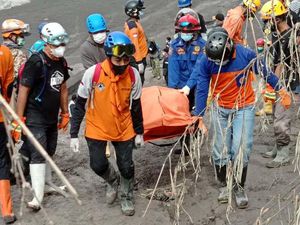 Pencarian Korban Erupsi Semeru Hari Ketujuh: Tim SAR Temukan 3 Jenazah