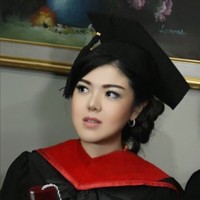 Di sela waktu luangnya, ia menghabiskan waktu dengan fitnes di gym, berenang ataupun olahraga lari.  Foto: Instagram/@tinatoon101