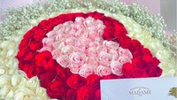 Bunga pemberian Christian Sugiono untuk Titi Kamal. Foto: Instagram Titi Kamal