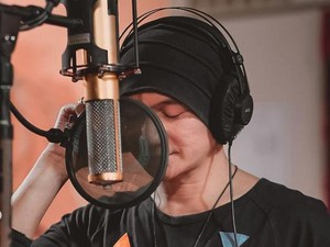 Anji Ubah Penampilan, Pakai Rambut Palsu Hingga Tatoan
