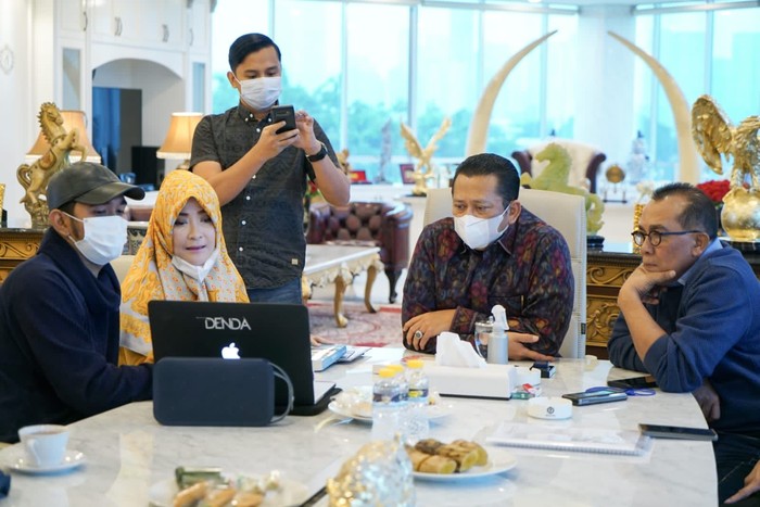 Bamsoet Sebut Pesawat Pertama Presiden-Monas Dibangun dari Hasil Wakaf