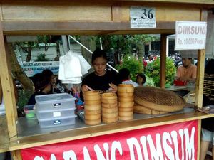 Jadi Favorit! Ini 5 Dimsum Gerobakan yang Murah dan Enak
