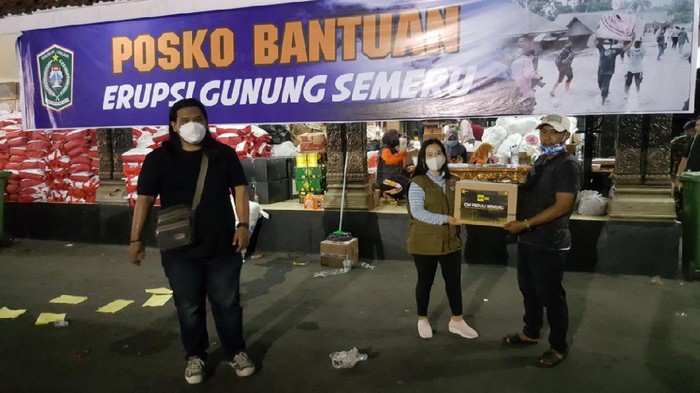 Bantuan untuk korban erupsi Gunung Semeru terus mengalir. IDM Token menyalurkan bantuan puluhan juta rupiah.