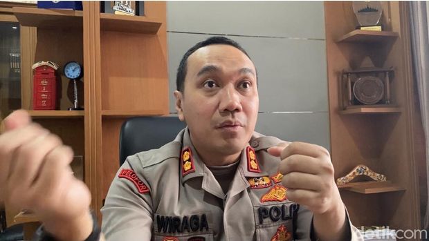 Kapolres Blora AKBP Wiraga Dimas Tama bicara soal dua pemuda ditemukan tewas di Sungai Blora, diduga sempat terlibat perkelahian di orkes dangdut, Rabu (8/12/2021).