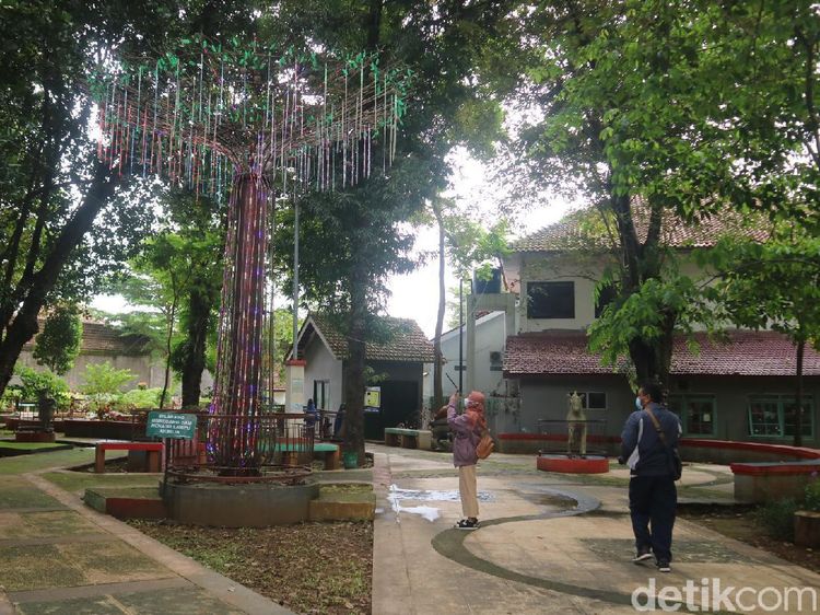 Foto: Dulu Jadi Primadona, Begini Kondisi Wisata Taman Lampion Kudus Kini