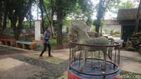 Tempat wisata Taman Lampion pernah menjadi primadona di tahun 2017, namun kini tak ada anggaran untuk melakukan perawatan bahkan perbaikan di tempat ini. (Dian Utoro Aji/detikcom)