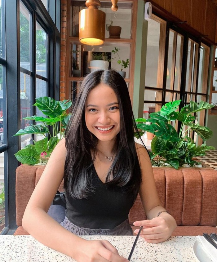 Galeri Hanggini Hanggini dan Junior Roberts Putus