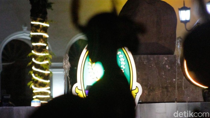 Tarian Bedhaya Sapta dan Beksan Menak Kakung Umamarya-Umarmadi dipentaskan dalam gelaran Gempita Budaya (Gelar Muhibah Pikat Amerta Budaya) Jawa Barat - Yogyakarta pada Selasa (7/12/2021) malam. Ini merupakan kali pertama Bedhaya Sapta ditarikan di Bandung.