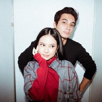 Nama Hanggini sempat menjadi trending di Twitter karena cuitannya yang membahas tentang perselingkuhan. Pemilik nama lengkap Hanggini Purinda Retto itu sebelumnya diketahui sempat terlibat cinta lokasi dengan lawan mainnya di film Geez & Ann, Junior Roberts. Foto: Instagram/juniorrobertss