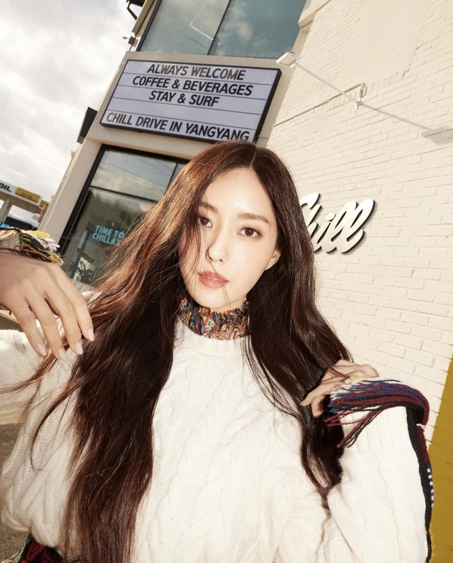 Visual Hyomin T-ARA telah menuai pujian sejak memulai debutnya. Netizen Korea pun terpesona dengan wajah Hyomin tanpa make up. Ia memenangkan kontes modeling sebelum menjalani masa trainee KPop. Foto: dok Instagram @hyominnn