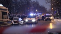 Peristiwa itu terjadi di sebuah kantor pemerintahan multi fungsi yang menangani berbagai masalah administrasi. Wali Kota Moskow, Sergei Sobyanin menyebut insiden itu sebagai tragedi dan membenarkan dua orang tewas oleh pria bersenjata itu. Kini pelaku telah ditahan.