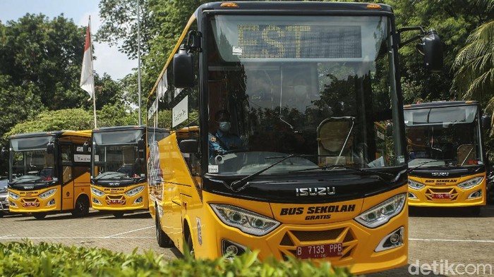 Pemerintah Provinsi DKI Jakarta menghadirkan 35 unit bus sekolah baru untuk peserta didik di wilayah DKI Jakarta. Bus sekolah baru ini hadir lebih modern, lebih aman, dan juga ramah untuk penyandang disabilitas.