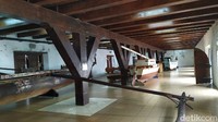 Untuk masuk ke Museum Bahari, wisatawan pun harus melakukan scan barcode PeduliLindungi.  (Tiara Rosana/detikcom)