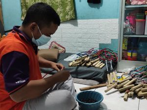 Cara Joko Warga Malang Tambah Penghasilan Usai Diviralkan Buta karena Vaksin