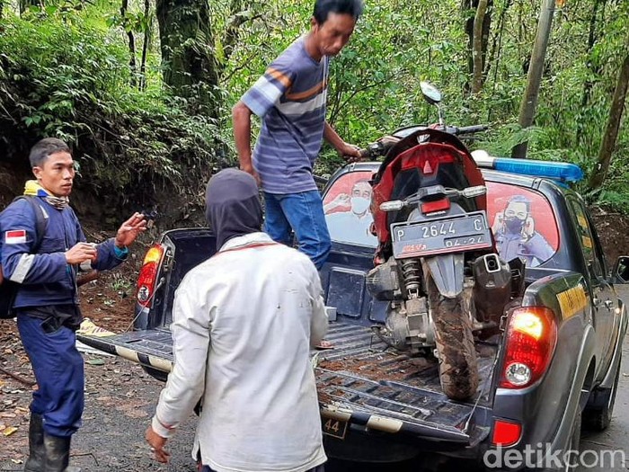 Jalur menuju Wisata Kawah Ijen Banyuwangi kembali merenggut nyawa. Kecelakaan tunggal terjadi di Jalur Sengkan Saleh.