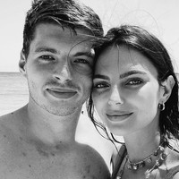 Punya penampilan awet muda, tak tampak bahwa Kelly sebenarnya lebih tua sembilan tahun dari kekasihnya. Foto: Instagram @kellypiquet