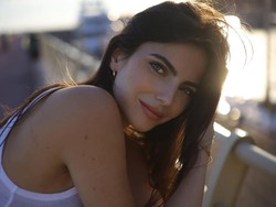 10 Foto Model yang Jadi Pacar Pembalap Max Verstappen, Lebih Tua 9 Tahun