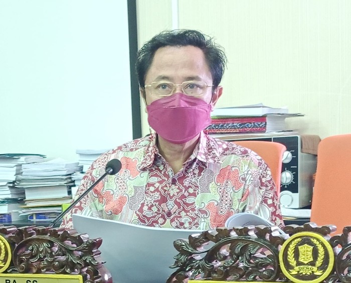 Ketua Komisi C DPRD Kota Surabaya Baktiono