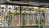 Kebakaran tersebut terjadi pada Rabu (8/12) pukul 04.51 WIB. Kebakaran tersebut diketahui membakar 4 rumah tinggal seluas total 735 meter persegi. Lima orang menjadi korban, satu orang selamat.  (Karin Nur Secha/detikcom)