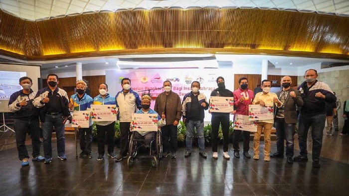 Pemkot Bandung mulai memberikan kadedeuh untuk atlet PON dan Peparnas