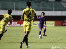 Hingga turun minum, skor 1-0 bertahan untuk keunggulan Persik Kediri.