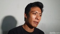 Bamby yang kini diragukan oleh Piet Pagau sebagai anak kandungnya, siap melakukan tes DNA seperti yang diminta oleh sang aktor. Foto: dok. detikHOT