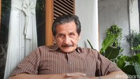 Piet masih ingat Bamby karena pada saat dia menikah siri dengan ibu Bamby bayi tersebut sudah ada. Yang saya ingat itu Bamby nama pemberian ibunya, saya ingat waktu saya nikah, ijab kabul di rumahnya, sudah ada Bamby. Dia bilang itu namanya Bamby. Bamby itu nama permen kesukaan ibunya, ungkap Piet Pagau. Foto: dok. detikHOT