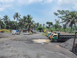 Polda Jatim Kirim Alat Berat-Cold Storage untuk Pencarian Korban Erupsi Semeru