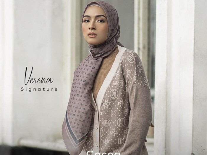 Rekomendasi cardigan rajut motif dari Rahina Indonesia. Rekomendasi cardigan rajut motif dari Rahina Indonesia.