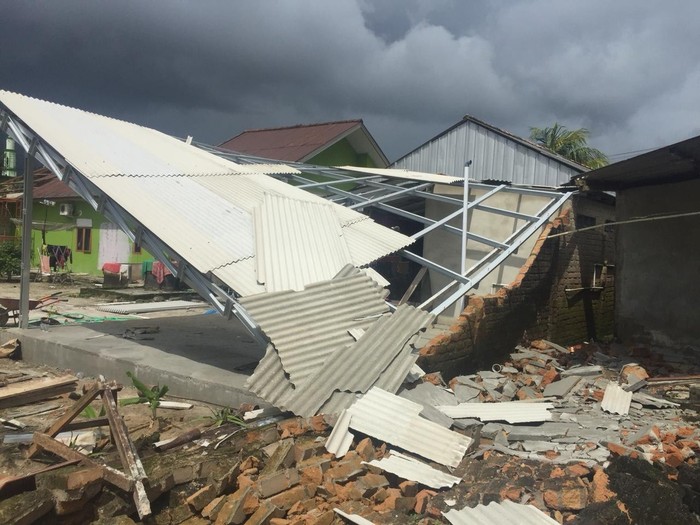 Rumah warga rusak akibat puting beliung di Babel (dok. BPBD)