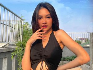 Sarah Tuffahati Jawab Tantangan Adegan Mesra dan Busana Seksi