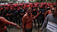 Sejumlah serikat buruh yang menggelar aksi demo antara lain KSPI, KPBI, dan FSPMI.