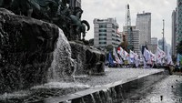 Aksi unjuk rasa nasional dipusatkan di Istana Kepresidenan, Gedung MK, dan Balai Kota DKI Jakarta.