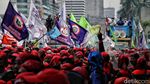 Semangat Buruh yang Tak Kenal Lelah Tuntut Kenaikan Upah
