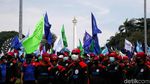 Semangat Buruh yang Tak Kenal Lelah Tuntut Kenaikan Upah