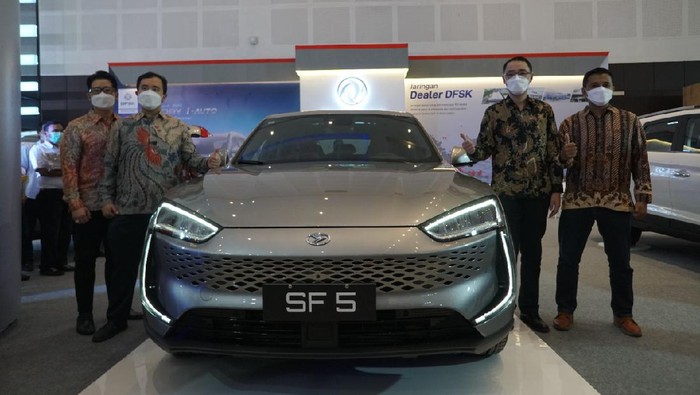 Seres SF5 DFSK Seres SF5 diperkenalkan di GIIAS Surabaya
