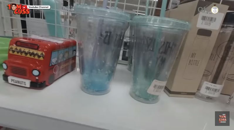 Supermarket Barang Bekas Ada di Busan, Korea Selatan. Tawarkan Aneka Barang Bekas hingga Makanan dan Minuman.