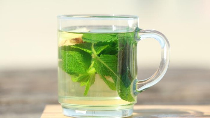 Teh peppermint dapat digunakan untuk mengatasi perut yang buncit.
