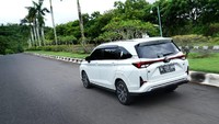 Saat melewati jalan sepi, kami membejek pedal gasnya lebih dalam. Toyota All New Veloz ini tak terasa kesulitan ketika dibawa ‘nakal’. Penyaluran tenaganya cukup baik dari tarikan bawah ke tengah. Apalagi jika menunggakan PWR Mode, mesin akan main di putaran yang lebih tinggi dan responsif, sehingga akan memudahkan ketika hendak menyalip atau melewati jalan menanjak. Foto: dok. Toyota Astra Motor