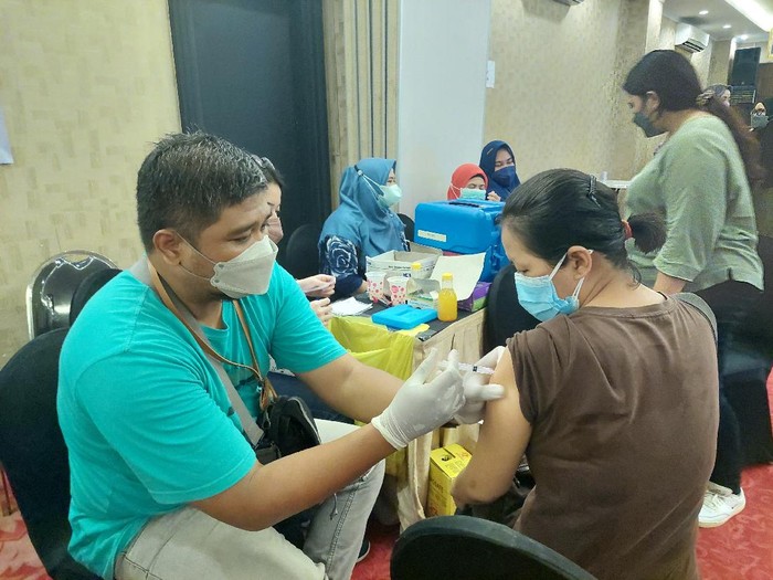 Vaksinasi di surabaya