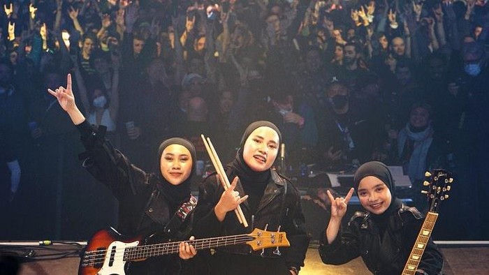 Voice of Baceprot, Grub Band Rock Tur Keliling Eropa