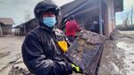 Warga Terdampak Erupsi Semeru Evakuasi Barang Berharga