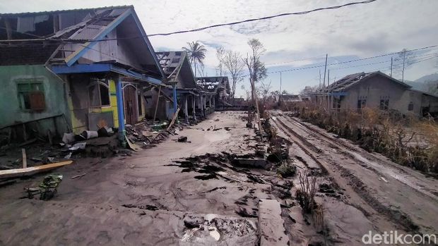 Suasana terkini di Dusun Curah Kobokan, Desa Supit Urang, Kecamatan Pronojiwo, Kabupaten Lumajang, Rabu (8/12/2021) pagi.