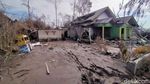 Warga Terdampak Erupsi Semeru Evakuasi Barang Berharga
