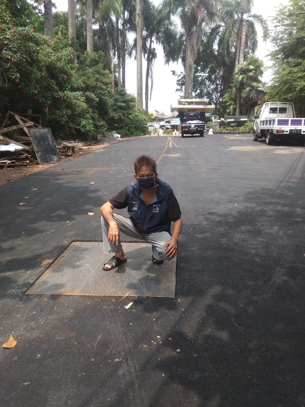 Bak kolam resapan modular Jl Bona Indah, Lebak Bulus, Jaksel, ditutup dan diaspal, 9 Desember 2021. (Dok Arnold Mamesah)