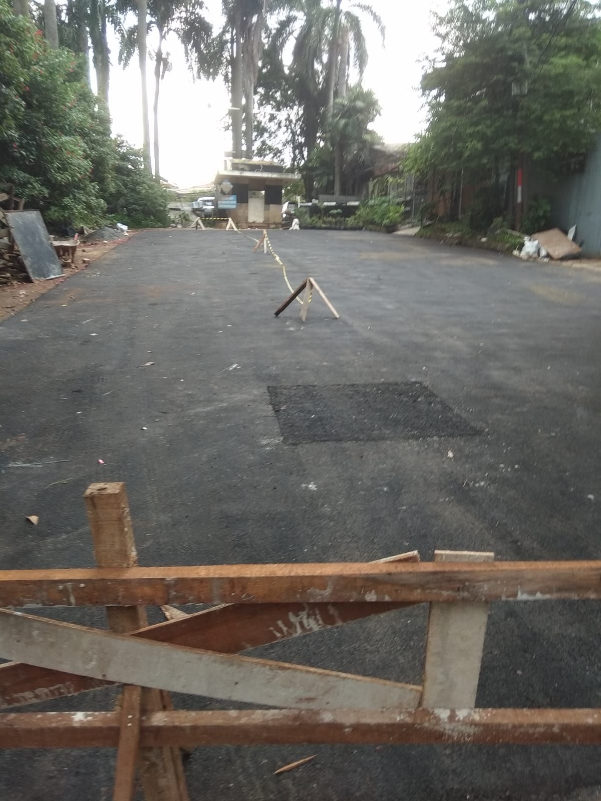 Bak kolam resapan modular Jl Bona Indah, Lebak Bulus, Jaksel, ditutup dan diaspal, 9 Desember 2021. (Dok Arnold Mamesah)