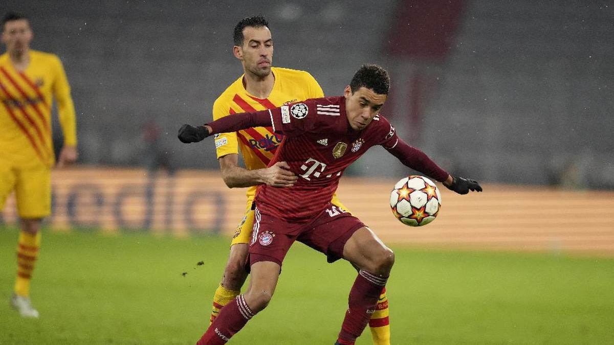 Bayern dan Barcelona kembali bertemu musim ini. Foto: AP/Matthias Schrader